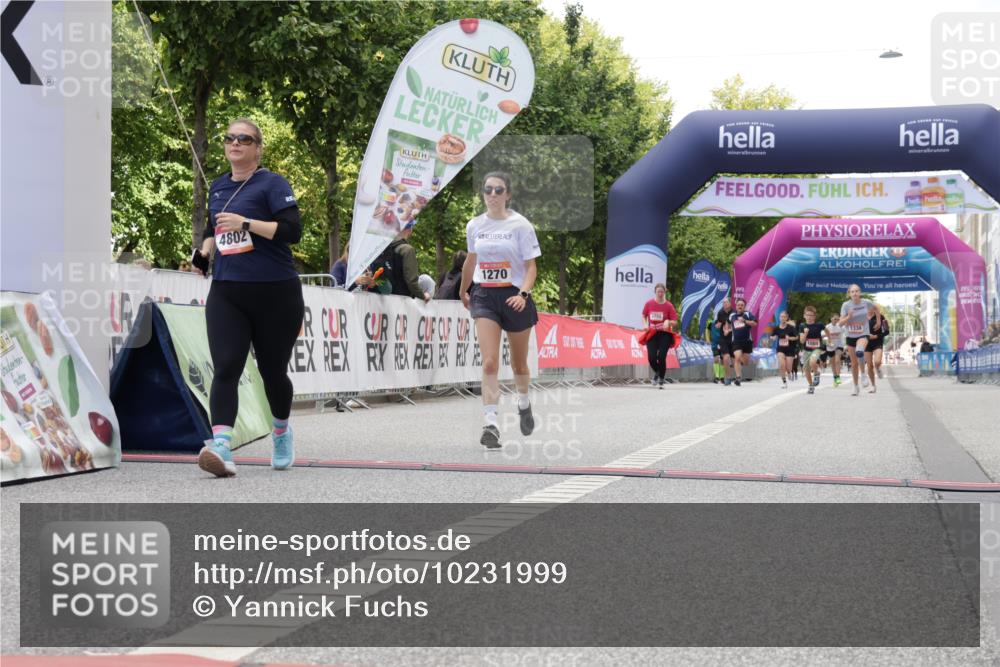 06.09.2026 - CURREX Alsterlauf Yannick Fuchs http://msf.ph/oto/10231999 06.09.2026 12:01:01 Ziel 1270, 1317, 1338, 4802 meine-sportfotos.de