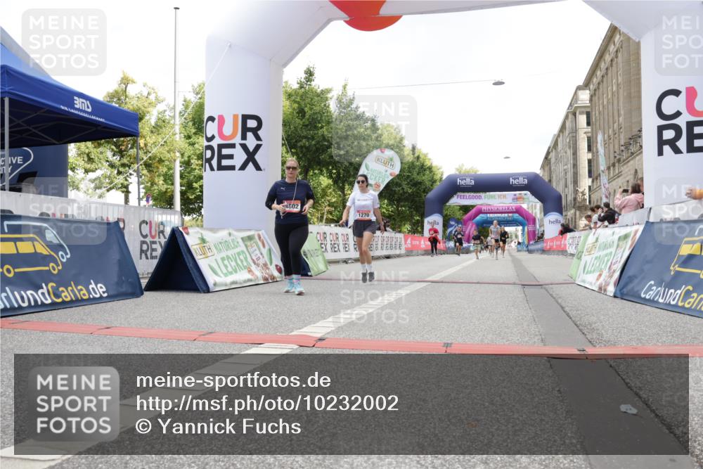 06.09.2026 - CURREX Alsterlauf Yannick Fuchs http://msf.ph/oto/10232002 06.09.2026 12:01:02 Ziel 1270, 1317, 1338, 4802 meine-sportfotos.de