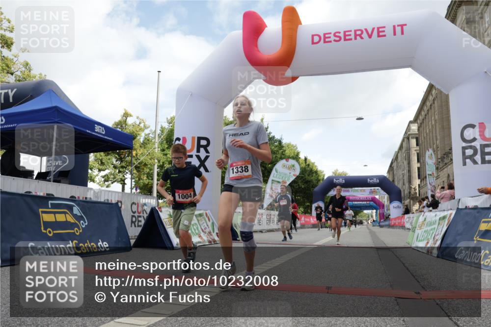 06.09.2026 - CURREX Alsterlauf Yannick Fuchs http://msf.ph/oto/10232008 06.09.2026 12:01:07 Ziel 1170, 1177, 1270, 1273, 1338, 3755, 4802 meine-sportfotos.de