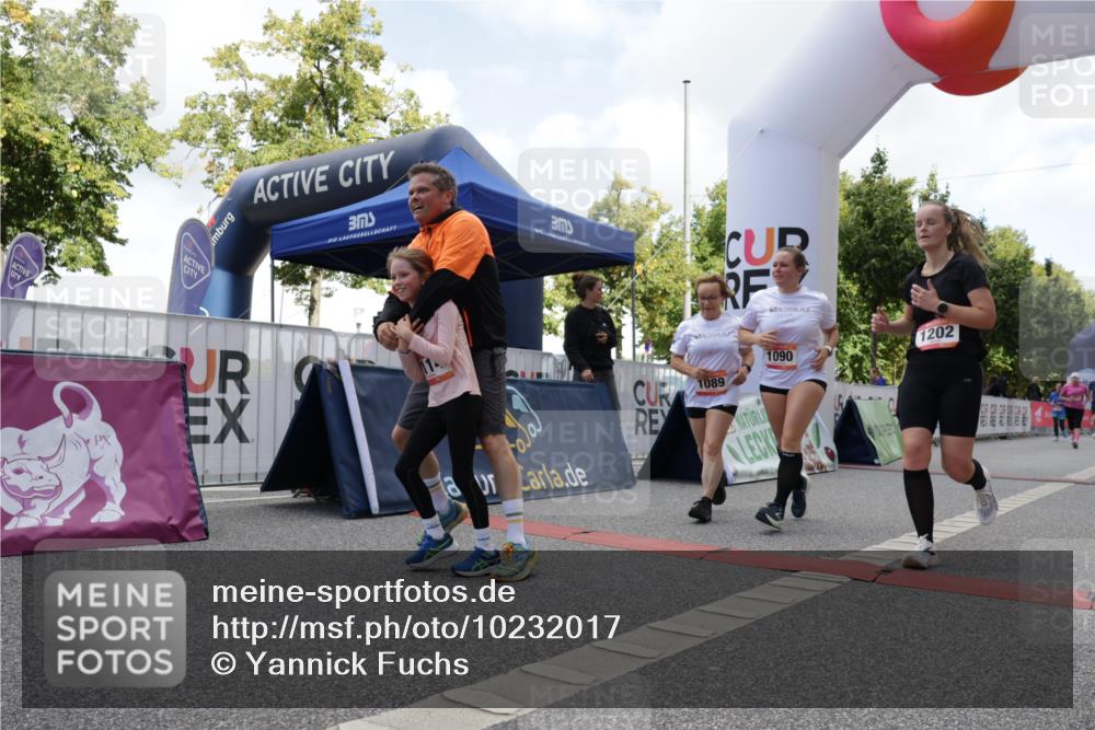 06.09.2026 - CURREX Alsterlauf Yannick Fuchs http://msf.ph/oto/10232017 06.09.2026 11:58:41 Ziel 1001, 1082, 1089, 1090, 1114, 1115, 1202, 1235, 1314, 1334, 8137 meine-sportfotos.de