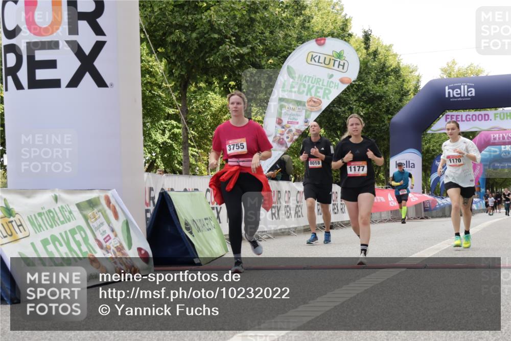 06.09.2026 - CURREX Alsterlauf Yannick Fuchs http://msf.ph/oto/10232022 06.09.2026 12:01:11 Ziel 1170, 1177, 1273, 1338, 3755, 8018 meine-sportfotos.de