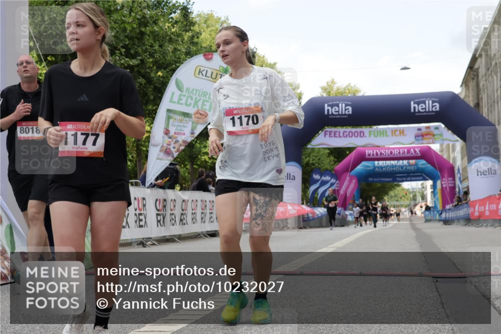 06.09.2026 - CURREX Alsterlauf Yannick Fuchs http://msf.ph/oto/10232027 06.09.2026 12:01:14 Ziel 1170, 1177, 1273, 3755, 8018 meine-sportfotos.de
