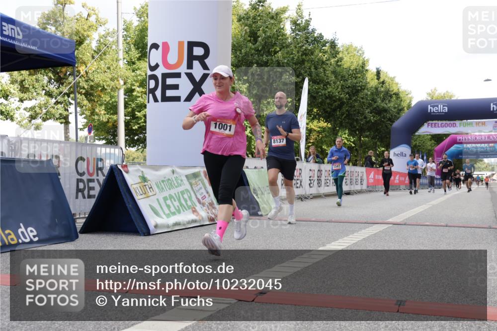 06.09.2026 - CURREX Alsterlauf Yannick Fuchs http://msf.ph/oto/10232045 06.09.2026 11:58:46 Ziel 1001, 1089, 1090, 1202, 1347, 8137 meine-sportfotos.de