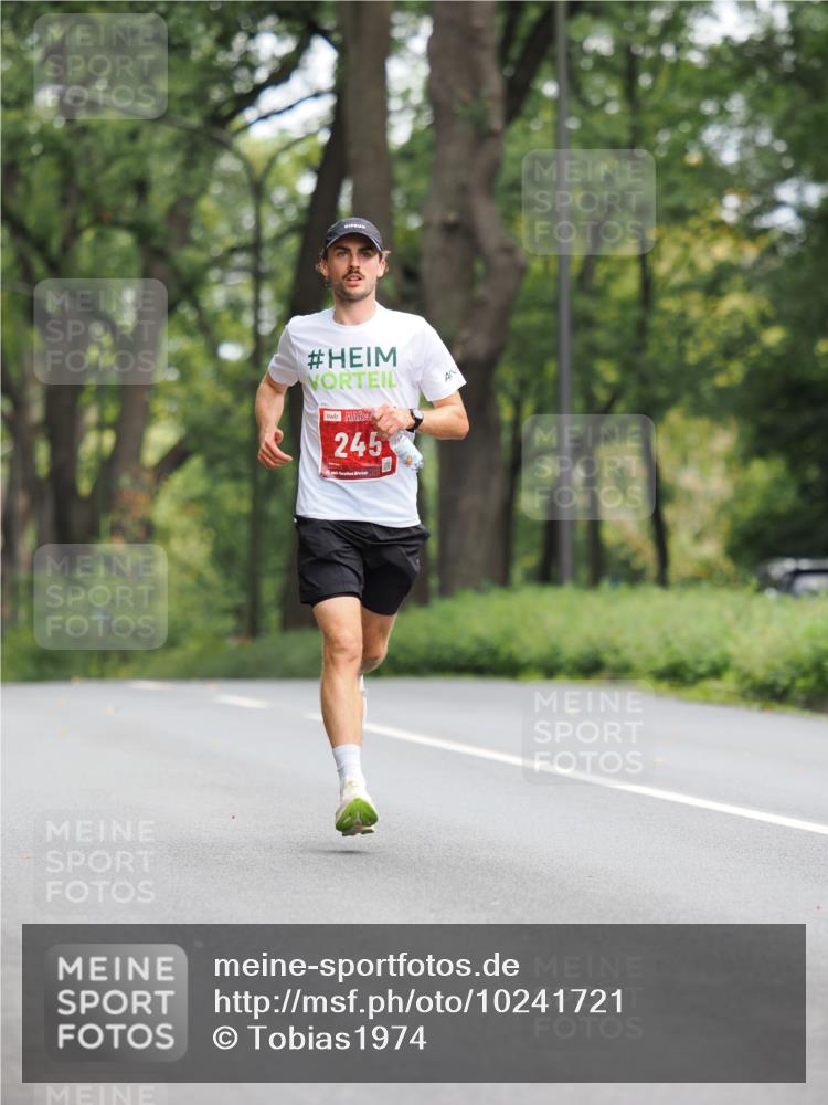 13.09.2026 - 21. swb-Marathon Bremen TobiasT http://msf.ph/oto/10241721 13.09.2026 11:12:35 Laufen 245 meine-sportfotos.de