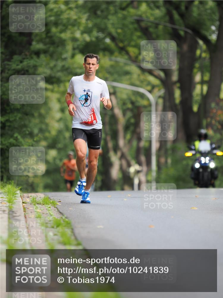 13.09.2026 - 21. swb-Marathon Bremen TobiasT http://msf.ph/oto/10241839 13.09.2026 11:16:05 Laufen 81 meine-sportfotos.de