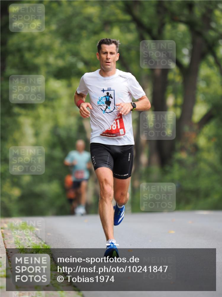 13.09.2026 - 21. swb-Marathon Bremen TobiasT http://msf.ph/oto/10241847 13.09.2026 11:16:08 Laufen 2451 meine-sportfotos.de