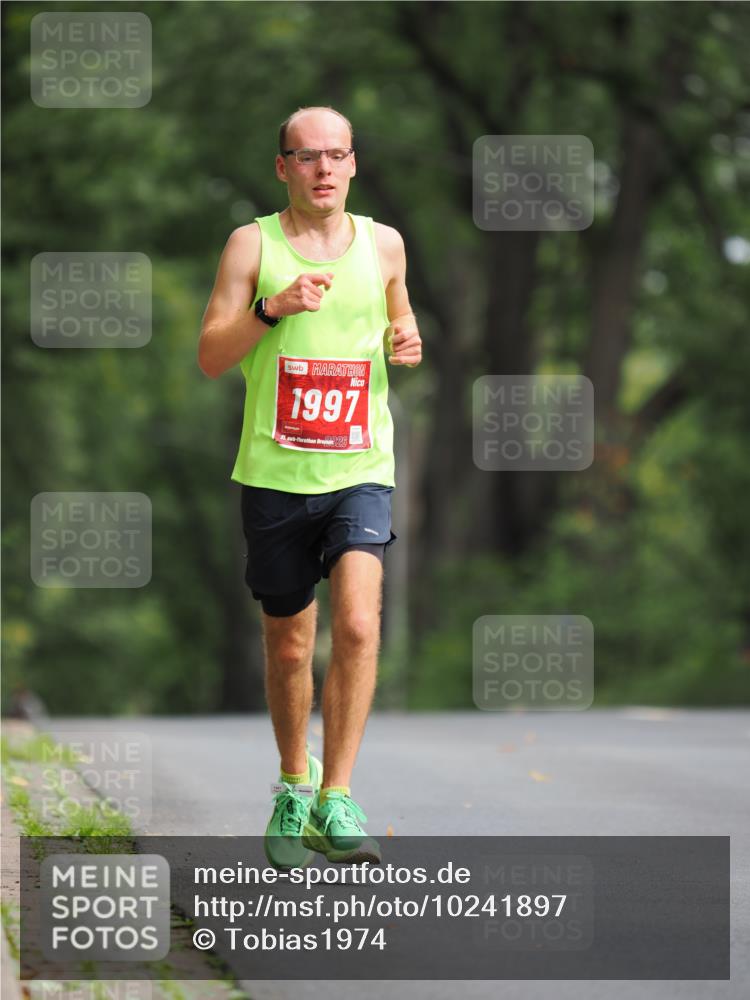 13.09.2026 - 21. swb-Marathon Bremen TobiasT http://msf.ph/oto/10241897 13.09.2026 11:17:46 Laufen 1997, 21, 26 meine-sportfotos.de