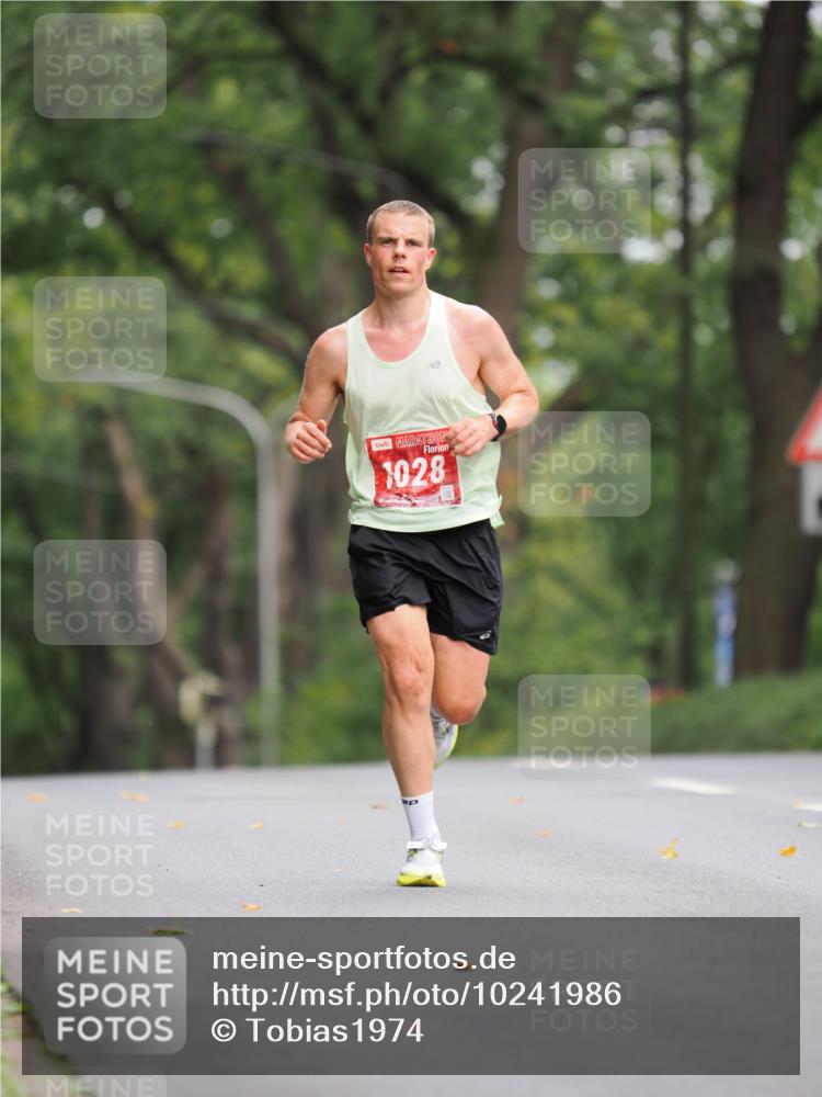 13.09.2026 - 21. swb-Marathon Bremen TobiasT http://msf.ph/oto/10241986 13.09.2026 11:19:53 Laufen 1028 meine-sportfotos.de