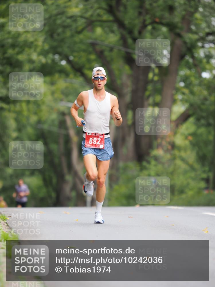 13.09.2026 - 21. swb-Marathon Bremen TobiasT http://msf.ph/oto/10242036 13.09.2026 11:20:16 Laufen 45, 692 meine-sportfotos.de