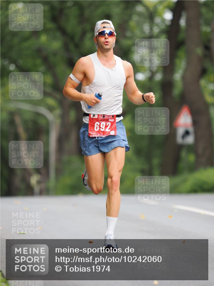 13.09.2026 - 21. swb-Marathon Bremen TobiasT http://msf.ph/oto/10242060 13.09.2026 11:20:19 Laufen 692 meine-sportfotos.de