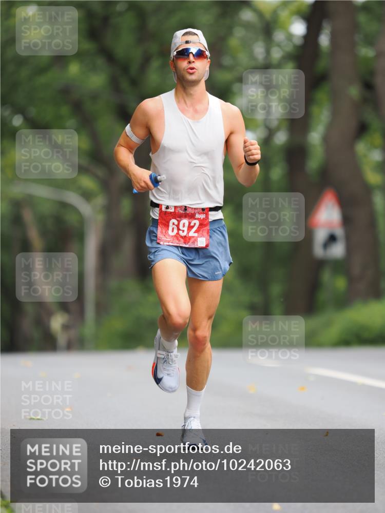 13.09.2026 - 21. swb-Marathon Bremen TobiasT http://msf.ph/oto/10242063 13.09.2026 11:20:20 Laufen 692 meine-sportfotos.de