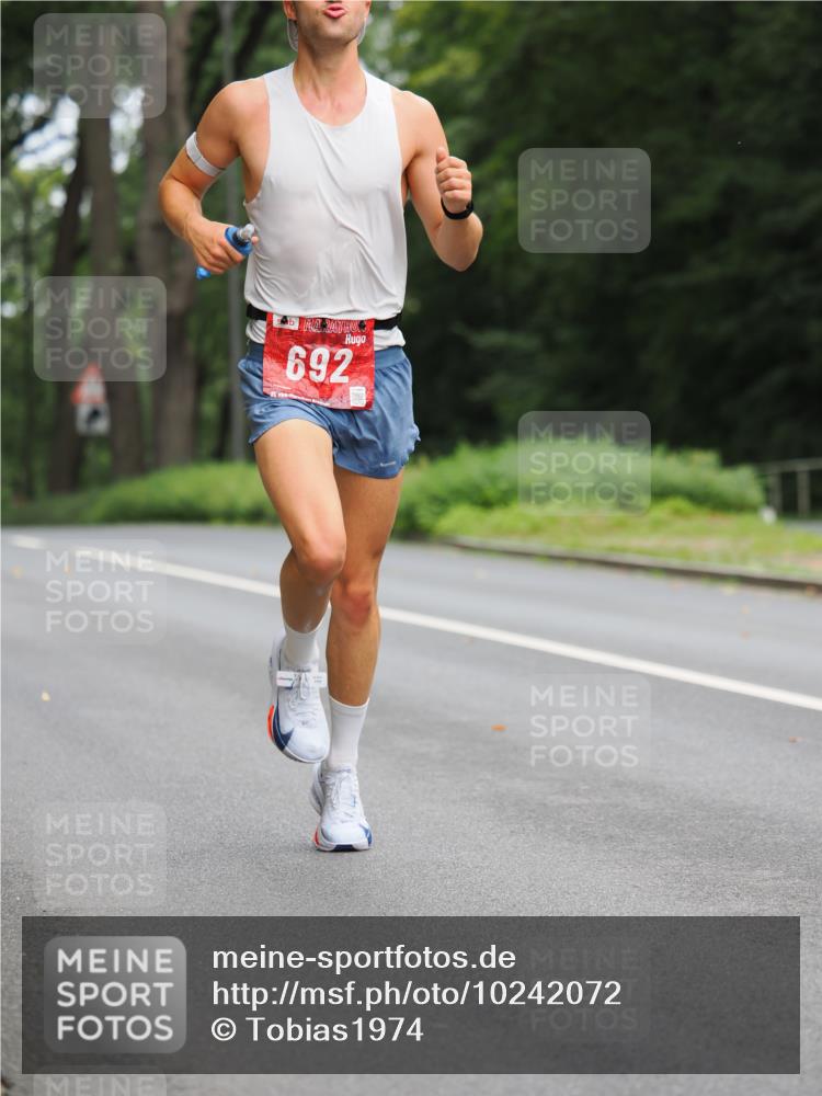 13.09.2026 - 21. swb-Marathon Bremen TobiasT http://msf.ph/oto/10242072 13.09.2026 11:20:22 Laufen 692 meine-sportfotos.de