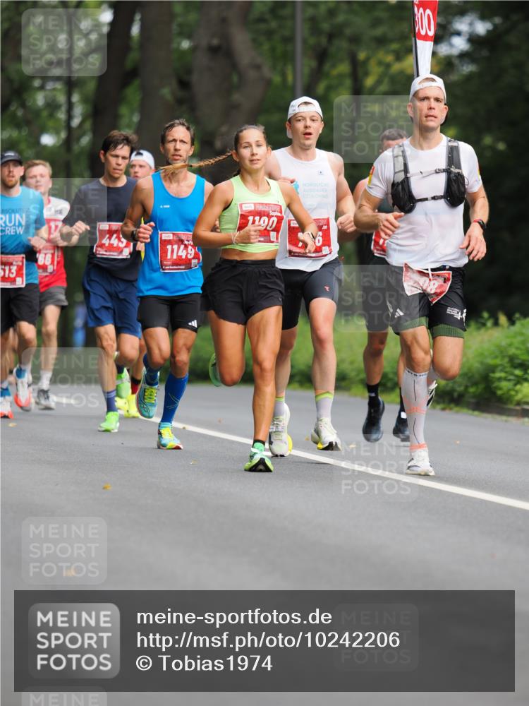 13.09.2026 - 21. swb-Marathon Bremen TobiasT http://msf.ph/oto/10242206 13.09.2026 11:21:44 Laufen 513, 1149, 1190, 300 meine-sportfotos.de