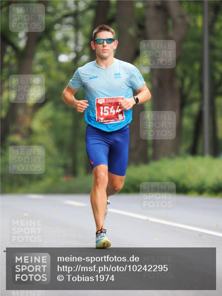 13.09.2026 - 21. swb-Marathon Bremen TobiasT http://msf.ph/oto/10242295 13.09.2026 11:22:58 Laufen 1544, 71 meine-sportfotos.de