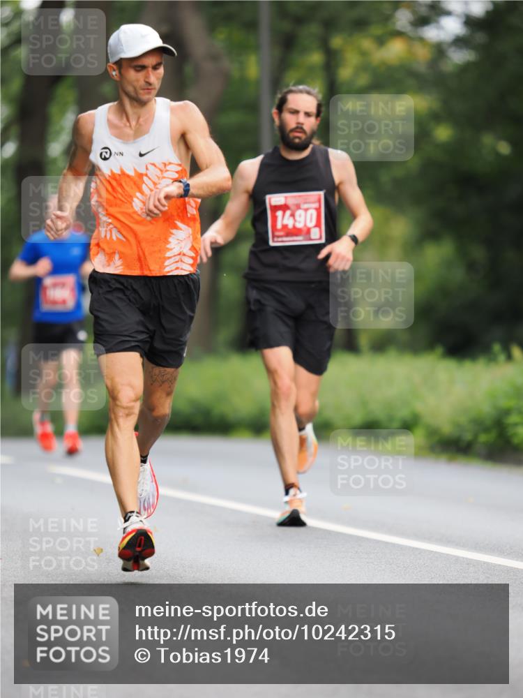 13.09.2026 - 21. swb-Marathon Bremen TobiasT http://msf.ph/oto/10242315 13.09.2026 11:23:50 Laufen 1490 meine-sportfotos.de