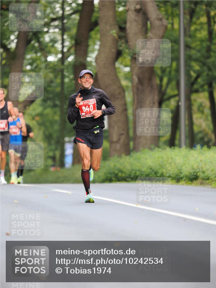 13.09.2026 - 21. swb-Marathon Bremen TobiasT http://msf.ph/oto/10242534 13.09.2026 11:29:19 Laufen 640 meine-sportfotos.de