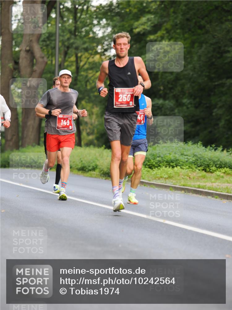 13.09.2026 - 21. swb-Marathon Bremen TobiasT http://msf.ph/oto/10242564 13.09.2026 11:29:30 Laufen 149, 250, 40 meine-sportfotos.de
