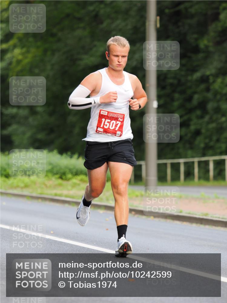 13.09.2026 - 21. swb-Marathon Bremen TobiasT http://msf.ph/oto/10242599 13.09.2026 11:29:49 Laufen 1507, 21, 2226 meine-sportfotos.de