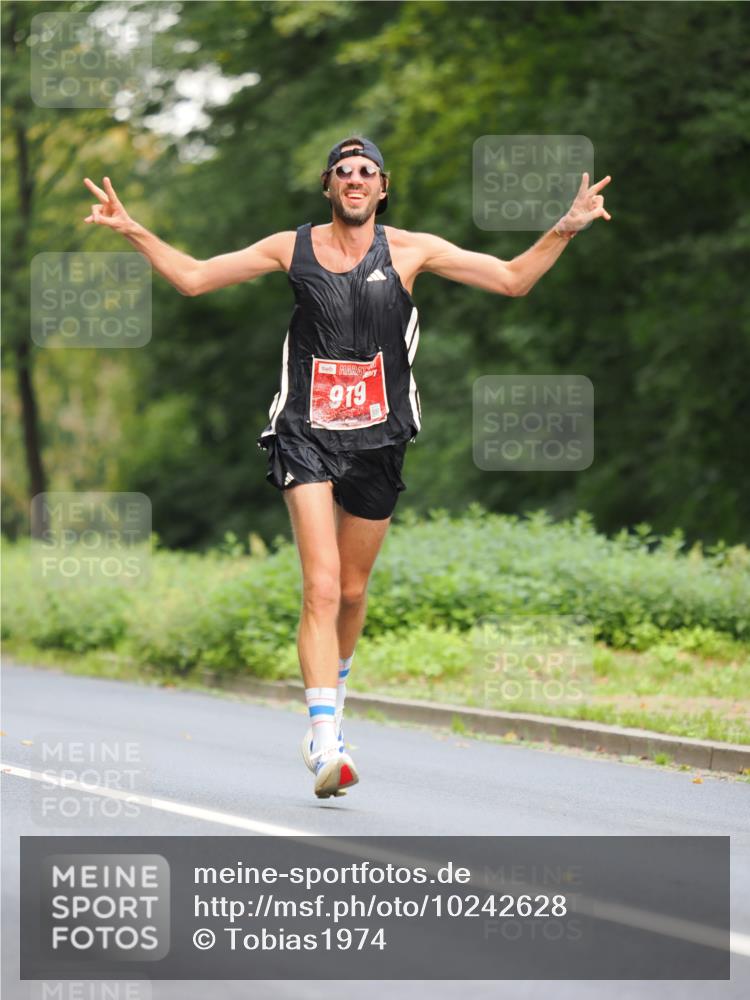 13.09.2026 - 21. swb-Marathon Bremen TobiasT http://msf.ph/oto/10242628 13.09.2026 11:30:10 Laufen 919 meine-sportfotos.de