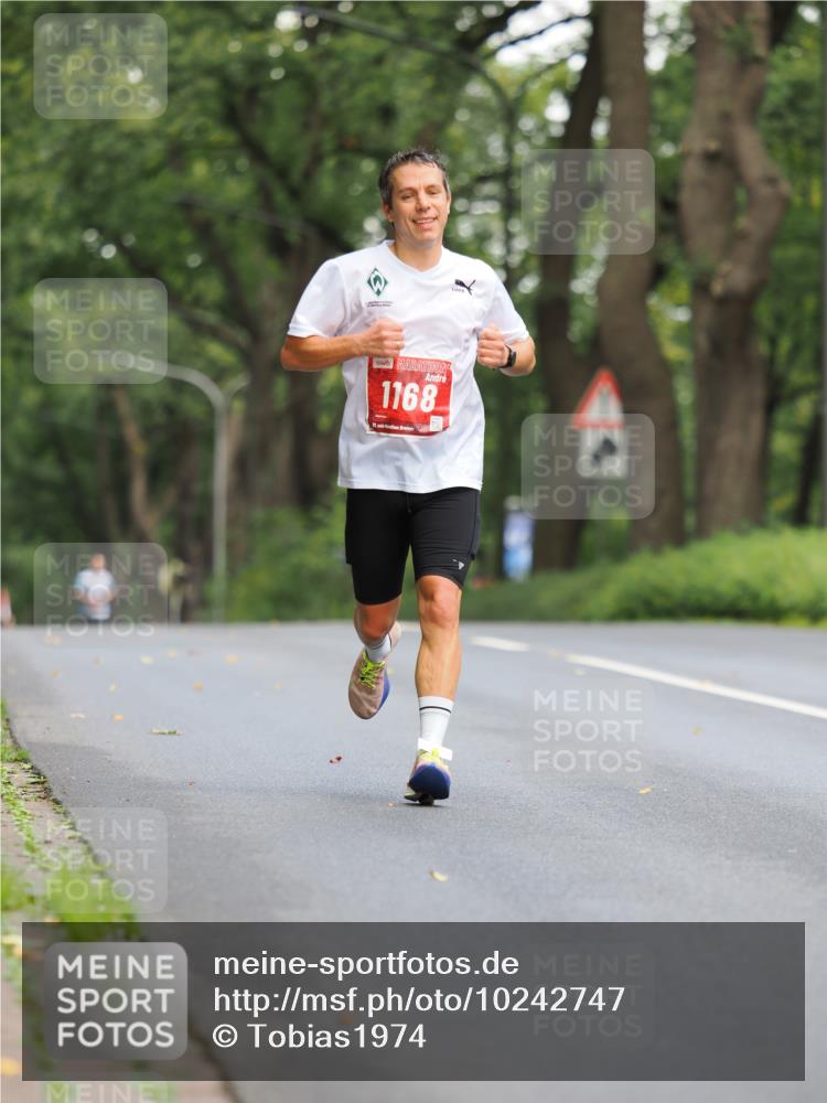 13.09.2026 - 21. swb-Marathon Bremen TobiasT http://msf.ph/oto/10242747 13.09.2026 11:31:00 Laufen 1168 meine-sportfotos.de