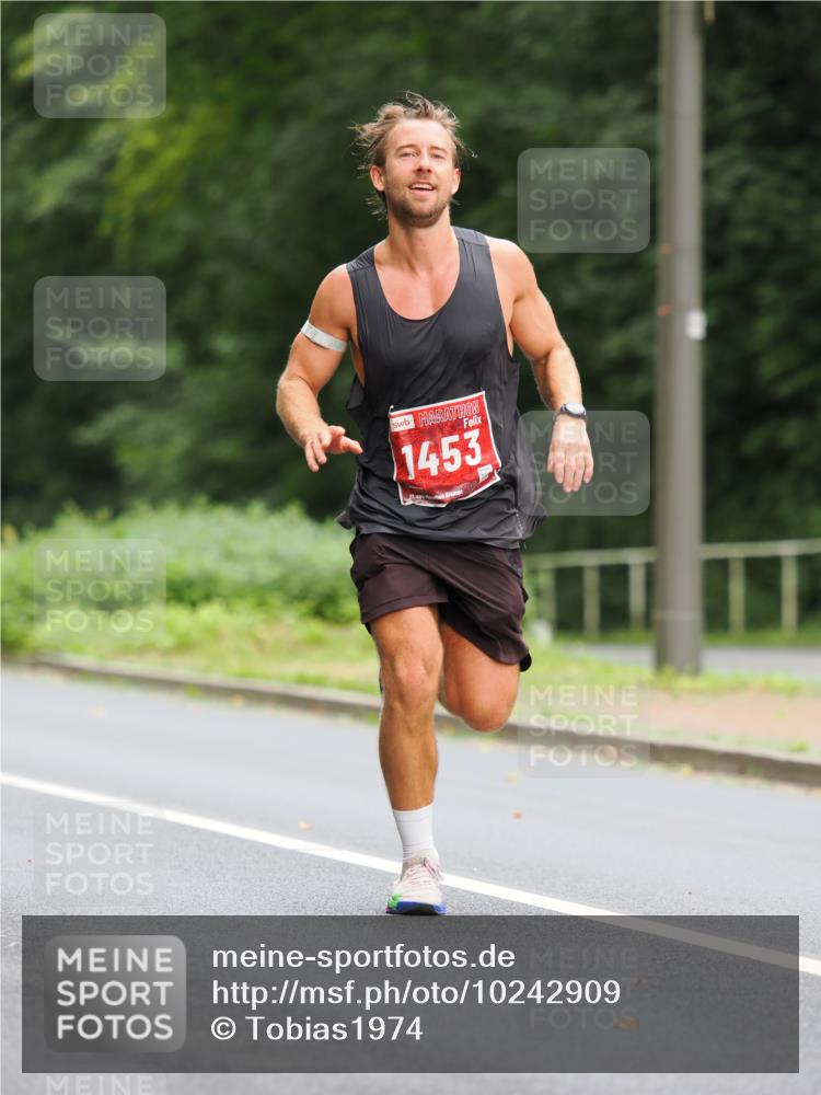 13.09.2026 - 21. swb-Marathon Bremen TobiasT http://msf.ph/oto/10242909 13.09.2026 11:32:51 Laufen 1453 meine-sportfotos.de