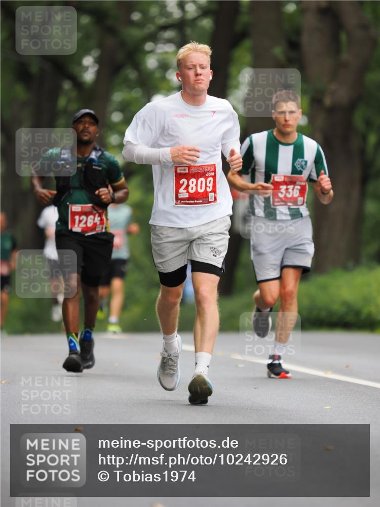 13.09.2026 - 21. swb-Marathon Bremen TobiasT http://msf.ph/oto/10242926 13.09.2026 11:33:16 Laufen 1264, 2809, 0023, 21, 1, 336 meine-sportfotos.de