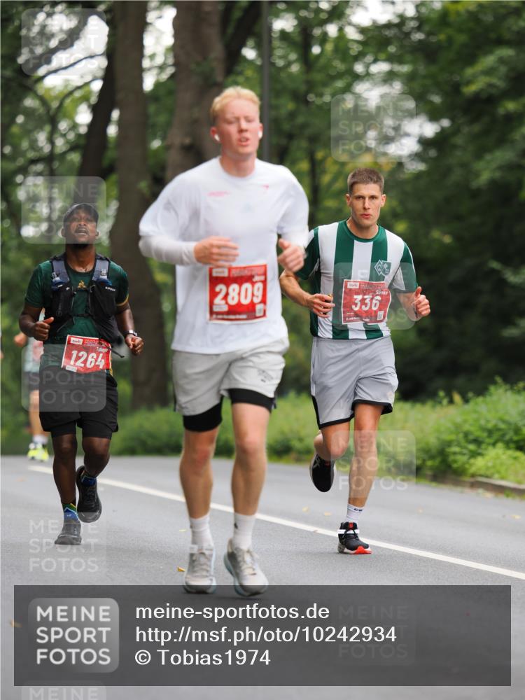 13.09.2026 - 21. swb-Marathon Bremen TobiasT http://msf.ph/oto/10242934 13.09.2026 11:33:19 Laufen 2809, 336, 1264 meine-sportfotos.de
