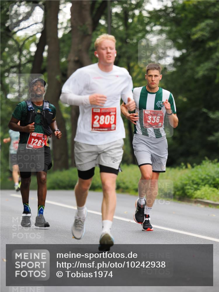 13.09.2026 - 21. swb-Marathon Bremen TobiasT http://msf.ph/oto/10242938 13.09.2026 11:33:19 Laufen 101, 2809, 336, 126, 1478 meine-sportfotos.de