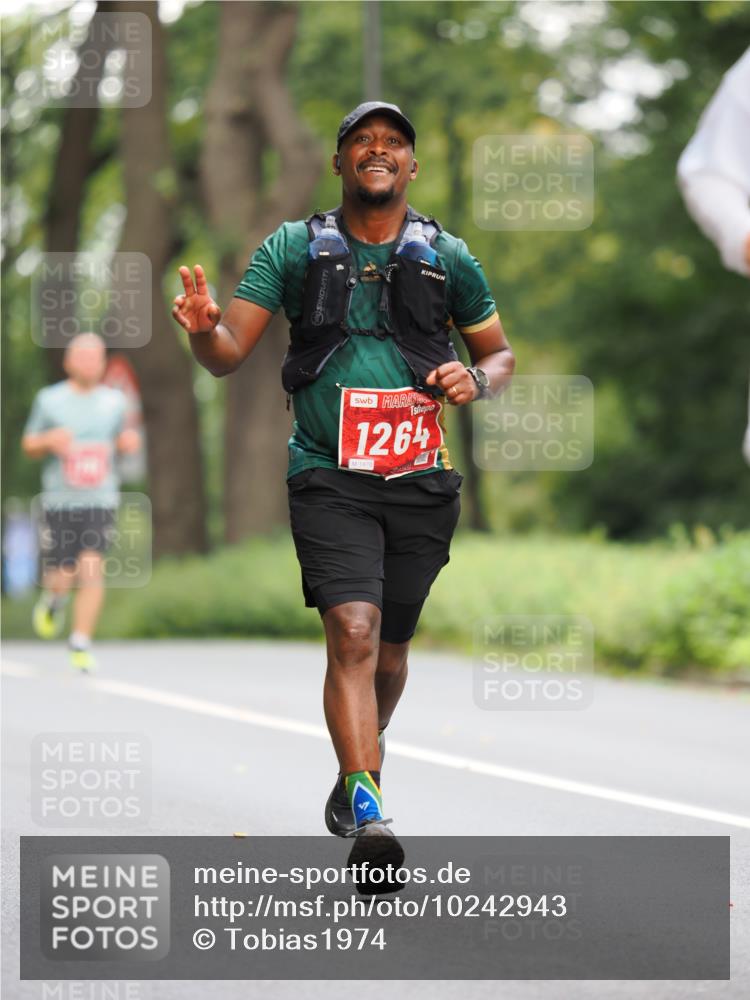 13.09.2026 - 21. swb-Marathon Bremen TobiasT http://msf.ph/oto/10242943 13.09.2026 11:33:21 Laufen 1264, 1478 meine-sportfotos.de