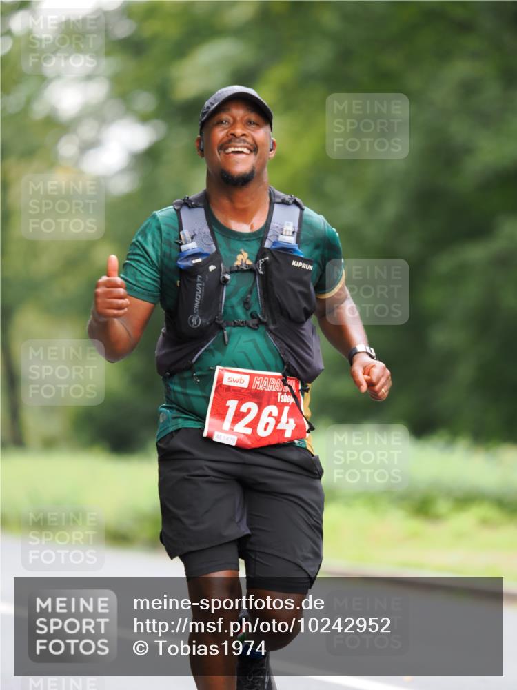 13.09.2026 - 21. swb-Marathon Bremen TobiasT http://msf.ph/oto/10242952 13.09.2026 11:33:22 Laufen 1264, 1478 meine-sportfotos.de