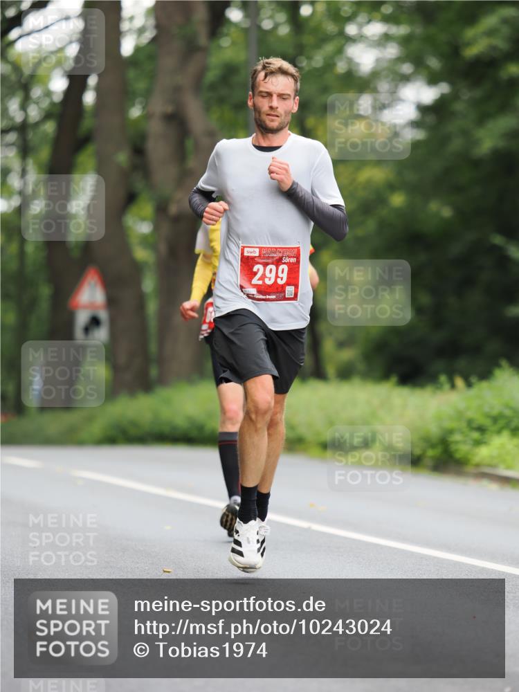 13.09.2026 - 21. swb-Marathon Bremen TobiasT http://msf.ph/oto/10243024 13.09.2026 11:33:58 Laufen 299, 25 meine-sportfotos.de