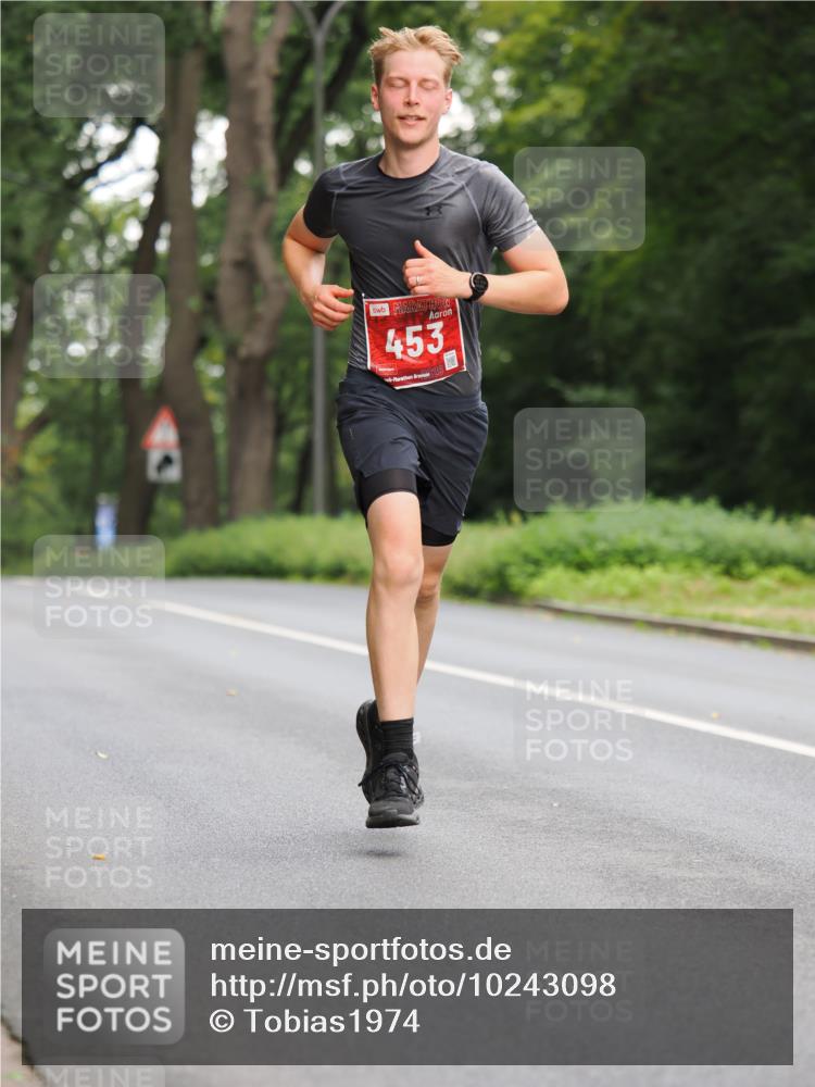 13.09.2026 - 21. swb-Marathon Bremen TobiasT http://msf.ph/oto/10243098 13.09.2026 11:34:58 Laufen 453 meine-sportfotos.de