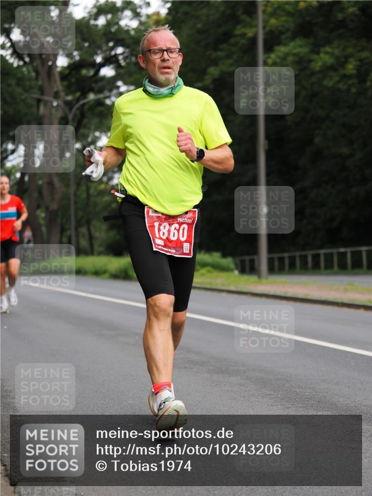 13.09.2026 - 21. swb-Marathon Bremen TobiasT http://msf.ph/oto/10243206 13.09.2026 11:36:06 Laufen 1860, 026 meine-sportfotos.de
