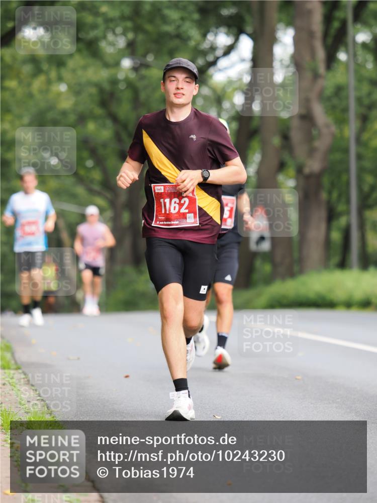 13.09.2026 - 21. swb-Marathon Bremen TobiasT http://msf.ph/oto/10243230 13.09.2026 11:36:23 Laufen 1162, 21, 40 meine-sportfotos.de