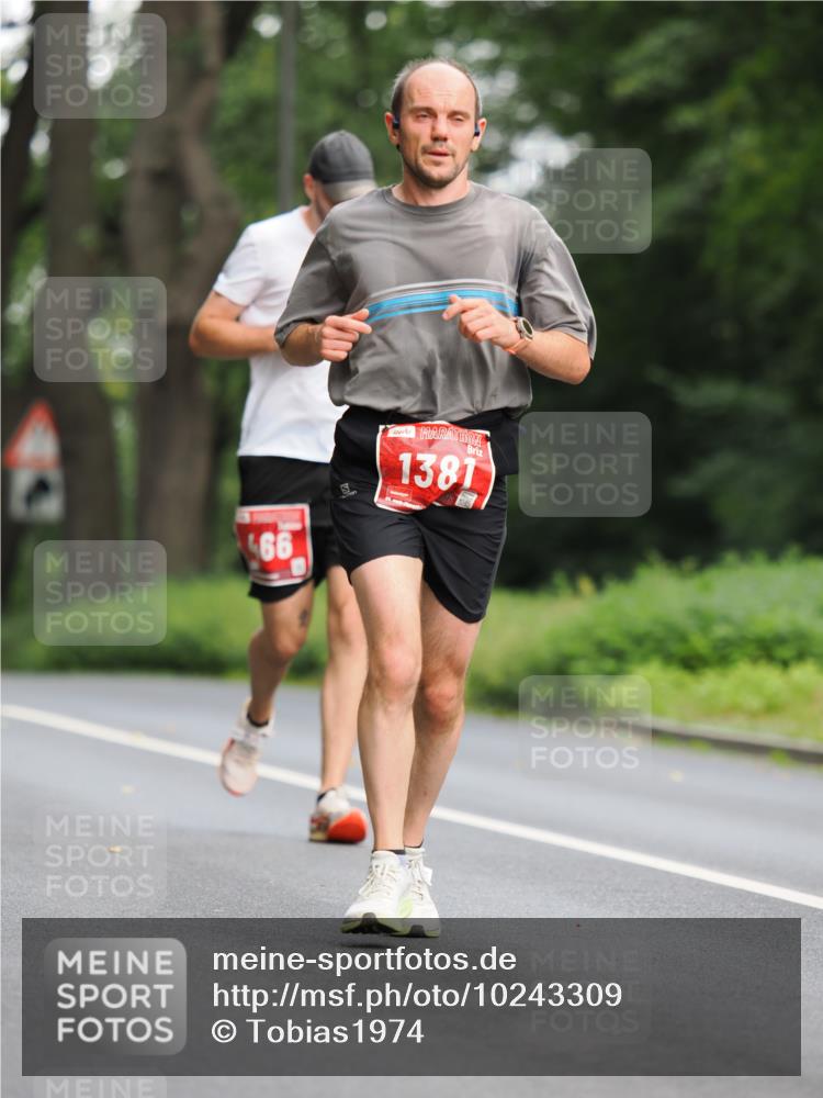 13.09.2026 - 21. swb-Marathon Bremen TobiasT http://msf.ph/oto/10243309 13.09.2026 11:37:17 Laufen 66, 1381 meine-sportfotos.de