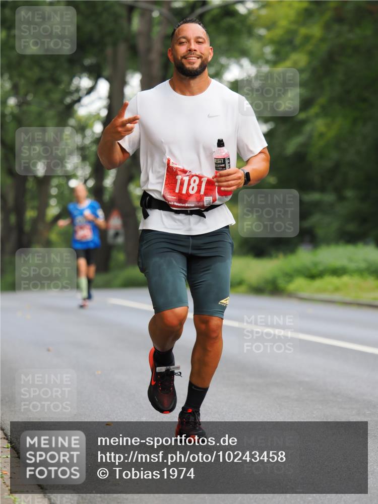 13.09.2026 - 21. swb-Marathon Bremen TobiasT http://msf.ph/oto/10243458 13.09.2026 11:38:33 Laufen 1181, 28 meine-sportfotos.de