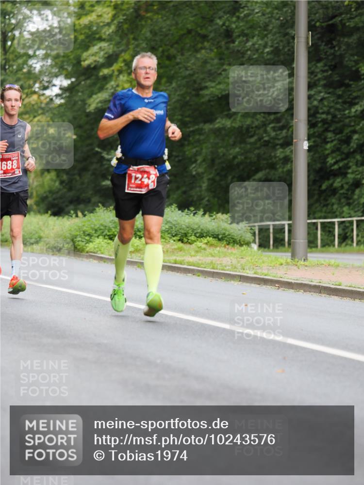 13.09.2026 - 21. swb-Marathon Bremen TobiasT http://msf.ph/oto/10243576 13.09.2026 11:40:13 Laufen 1688, 1248 meine-sportfotos.de