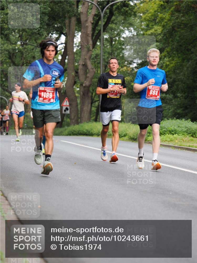 13.09.2026 - 21. swb-Marathon Bremen TobiasT http://msf.ph/oto/10243661 13.09.2026 11:41:22 Laufen 1199, 868 meine-sportfotos.de