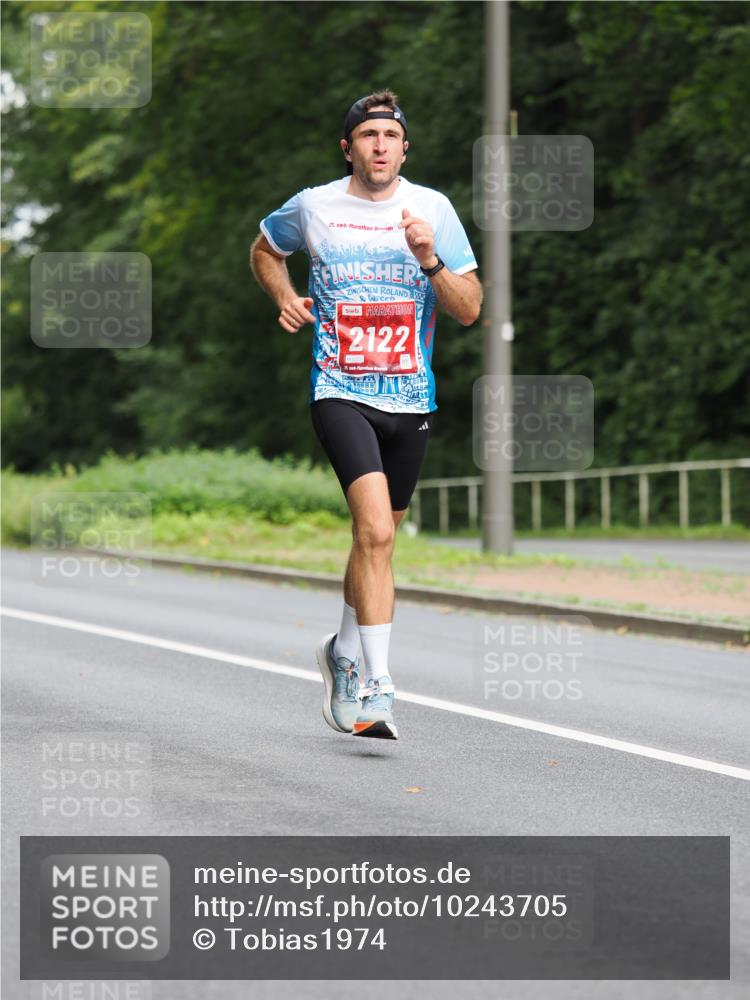 13.09.2026 - 21. swb-Marathon Bremen TobiasT http://msf.ph/oto/10243705 13.09.2026 11:41:49 Laufen 21, 2122, 0332 meine-sportfotos.de