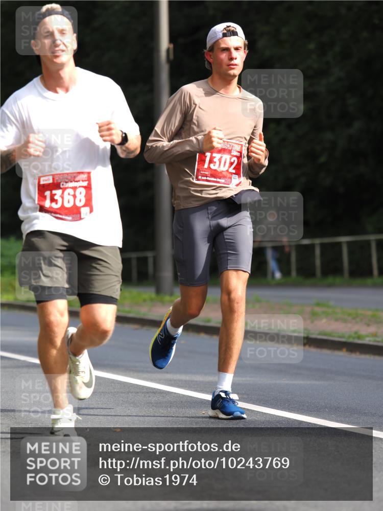 13.09.2026 - 21. swb-Marathon Bremen TobiasT http://msf.ph/oto/10243769 13.09.2026 11:42:20 Laufen 1368, 1302, 21, 26 meine-sportfotos.de