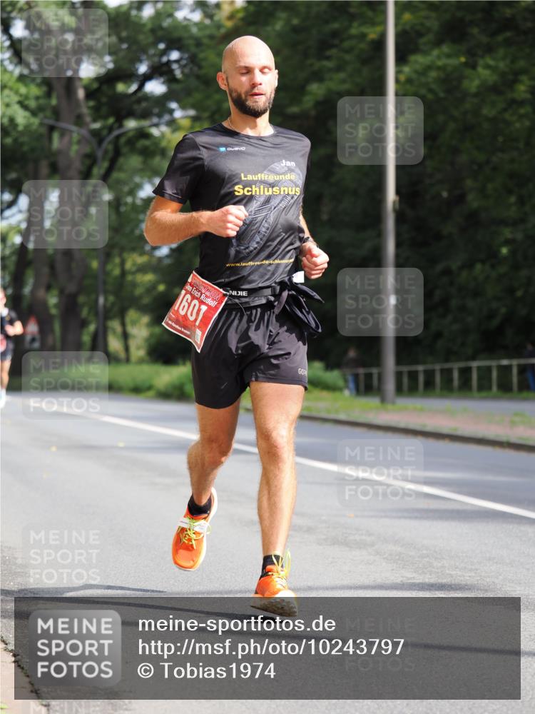13.09.2026 - 21. swb-Marathon Bremen TobiasT http://msf.ph/oto/10243797 13.09.2026 11:42:32 Laufen 3, 1607, 2 meine-sportfotos.de