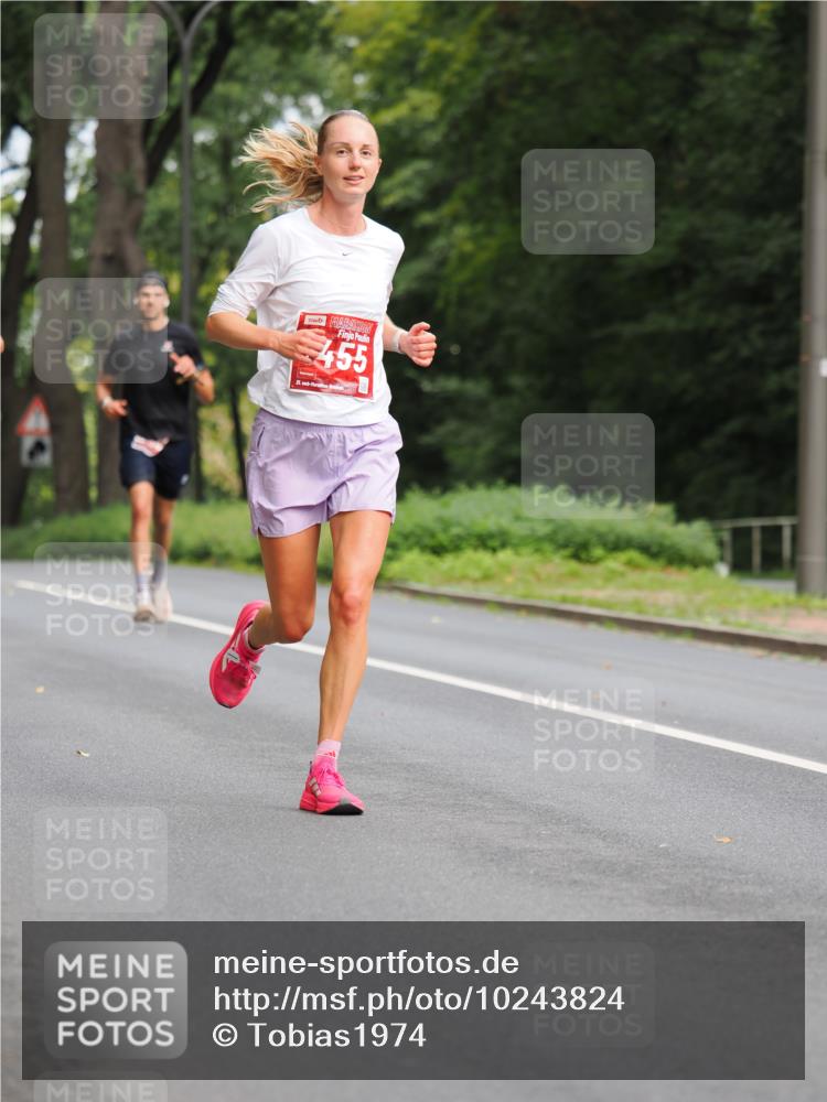 13.09.2026 - 21. swb-Marathon Bremen TobiasT http://msf.ph/oto/10243824 13.09.2026 11:43:09 Laufen 455, 2 meine-sportfotos.de