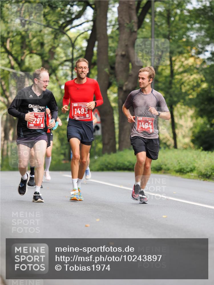 13.09.2026 - 21. swb-Marathon Bremen TobiasT http://msf.ph/oto/10243897 13.09.2026 11:43:43 Laufen 297, 1493, 1494 meine-sportfotos.de