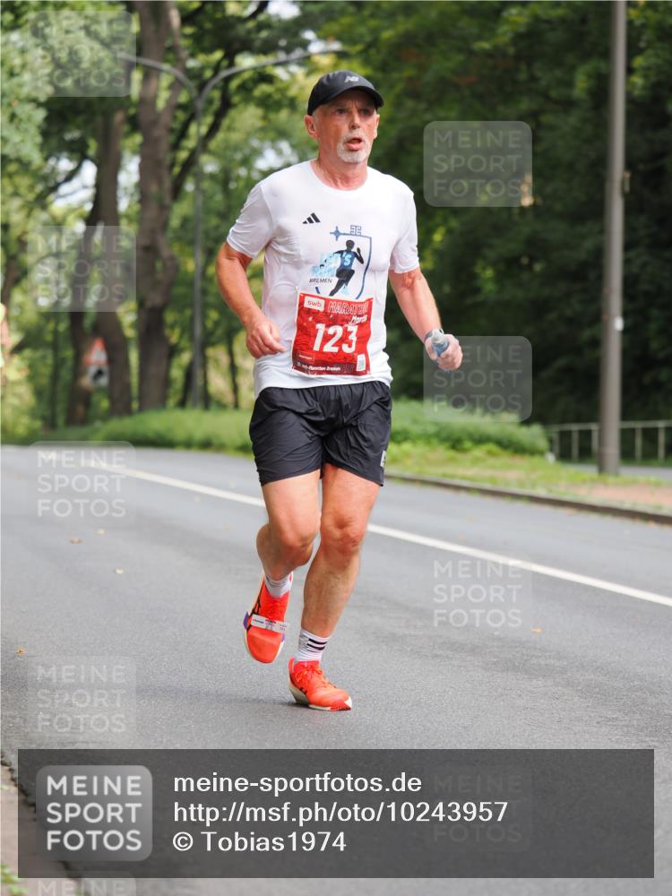 13.09.2026 - 21. swb-Marathon Bremen TobiasT http://msf.ph/oto/10243957 13.09.2026 11:44:07 Laufen 21, 123, 26 meine-sportfotos.de