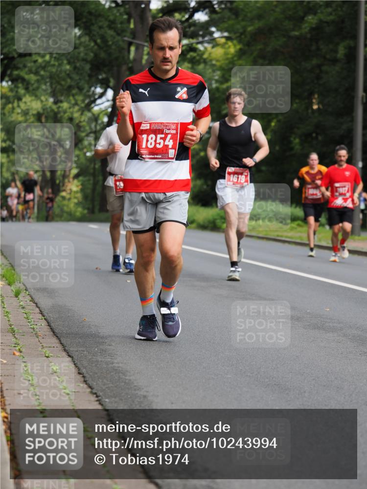 13.09.2026 - 21. swb-Marathon Bremen TobiasT http://msf.ph/oto/10243994 13.09.2026 11:44:26 Laufen 1854, 26, 1619 meine-sportfotos.de