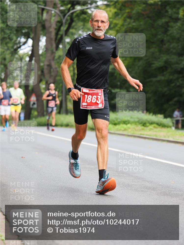 13.09.2026 - 21. swb-Marathon Bremen TobiasT http://msf.ph/oto/10244017 13.09.2026 11:44:39 Laufen 1863, 17, 21, 26 meine-sportfotos.de