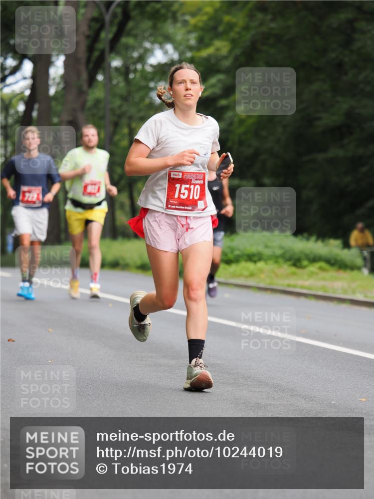 13.09.2026 - 21. swb-Marathon Bremen TobiasT http://msf.ph/oto/10244019 13.09.2026 11:44:43 Laufen 722, 1510, 21 meine-sportfotos.de