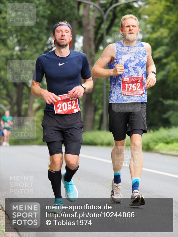13.09.2026 - 21. swb-Marathon Bremen TobiasT http://msf.ph/oto/10244066 13.09.2026 11:45:01 Laufen 2052, 1752 meine-sportfotos.de