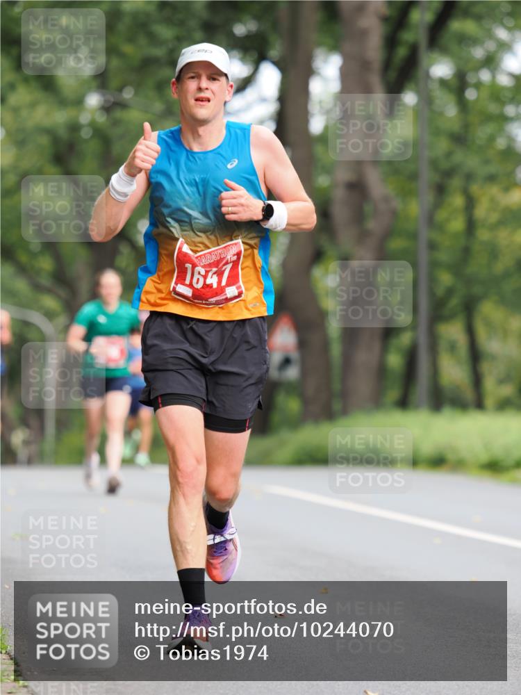13.09.2026 - 21. swb-Marathon Bremen TobiasT http://msf.ph/oto/10244070 13.09.2026 11:45:10 Laufen 1647 meine-sportfotos.de