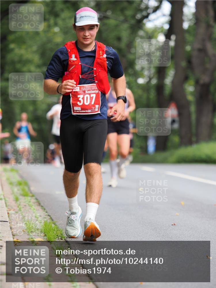 13.09.2026 - 21. swb-Marathon Bremen TobiasT http://msf.ph/oto/10244140 13.09.2026 11:45:56 Laufen 1, 1467, 307, 21, 26 meine-sportfotos.de